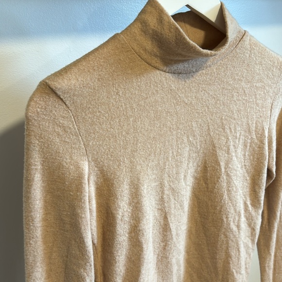 Zara soft knit top. - Picture 2 of 6